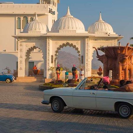 Radisson Blu Udaipur Palace Resort & Spa Exterior photo