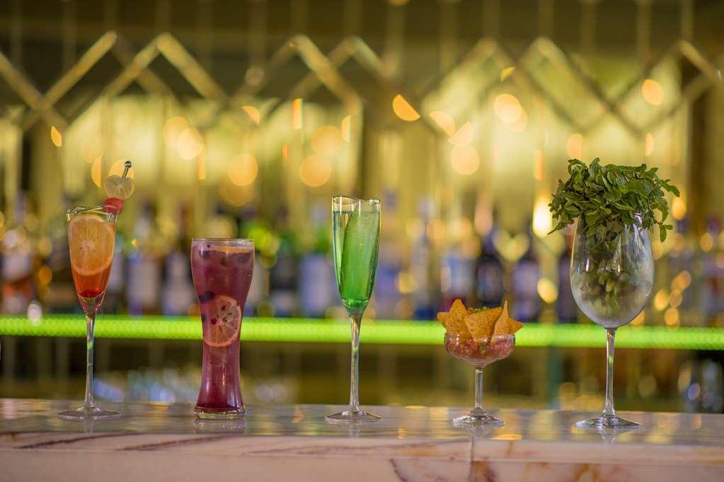 Radisson Blu Udaipur Palace Resort & Spa Restaurant photo